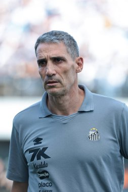 Santos (SP), 08 / 31 / 2025 - Brezilya / Santos, Fluminense Santos antrenörü Juan Pablo Vojvoda 'ya karşı, Brezilya Şampiyonası Serisi A' nın 22. turu için Santos ve Fluminense arasında oynanan maçta, Urbano Caldeira Stadyumu 'nda. (pedro paulo diaz\ yeni2)