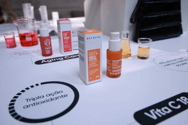 Сан-Пауло (SP) - BeYoung, бразильский цифровой бренд дермокосметики, признанный за свою высокую производительность, сенсорные и упрощенные многофункциональные продукты, имеет новый взгляд под руководством нового CMO Камила Фонсека. (leco viana presidentthenews2) 