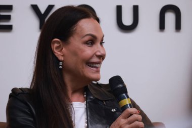 Sao Paulo (SP) - Oyuncu ve sunucu Carolina Ferraz, Karol Pinheiro (CMO Beyong) ve gazeteci ve sunucu Cris Guterres, Beyoung markası tarafından desteklenen yeni bir perspektif altındaki bir sohbete katıldılar. (leco viana\ yeni2))  