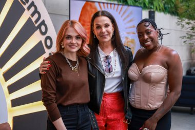 Sao Paulo (SP) - Oyuncu ve sunucu Carolina Ferraz, Karol Pinheiro (CMO Beyong) ve gazeteci ve sunucu Cris Guterres, Beyoung markası tarafından desteklenen yeni bir perspektif altındaki bir sohbete katıldılar. (leco viana\ yeni2))  