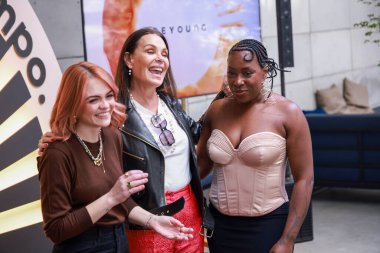 Sao Paulo (SP) - Oyuncu ve sunucu Carolina Ferraz, Karol Pinheiro (CMO Beyong) ve gazeteci ve sunucu Cris Guterres, Beyoung markası tarafından desteklenen yeni bir perspektif altındaki bir sohbete katıldılar. (leco viana\ yeni2))  