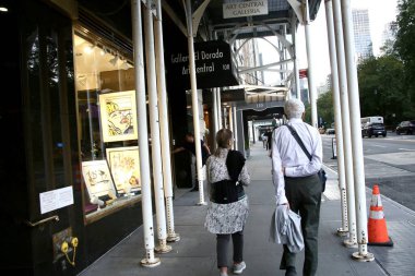 29 Ağustos 2025, New York, ABD: Manhattan ağır trafik, at arabası, bisiklet ve hatta yeraltı metro, araçlar (niyi fote / thews2)