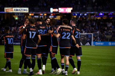 30 Ağustos 2025, New York, ABD: justin haak (# 80) bu sezonki futbol maçında takım arkadaşlarıyla birlikte Yankee Stadyumu 'nda (niyi fote / thews2) Mls United için geçerli olan ilk golünü attı ve kutladı.)