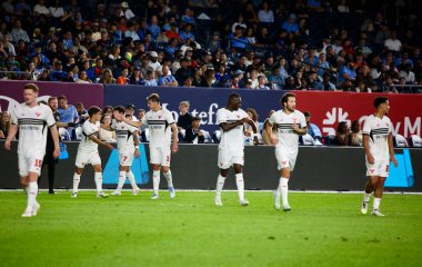 30 Ağustos 2025, New York, ABD (# 10), New York 'taki Yankee Stadyumu' nda oynanan futbol maçında takım arkadaşlarıyla gol attı ve golünü kutladı. (niyi fote / the new ws2)