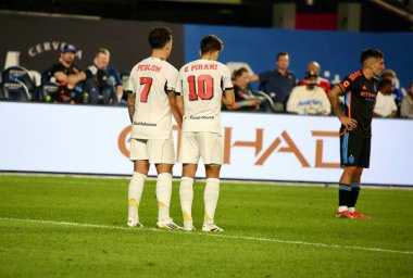 30 Ağustos 2025, New York, ABD: g. Pirani (# 10) futbol maçı sırasında New York 'taki Yankee Stadyumu' nda Mls United için geçerlidir. (niyi fote / the new ws2)