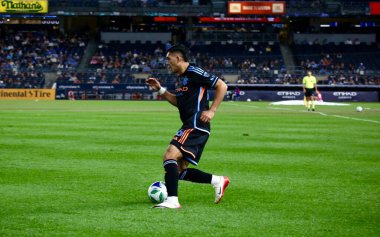 30 Ağustos 2025, New York, ABD: alonso martinez (# 16) New York 'taki Yankee Stadyumu' ndaki Mls United 'ın futbol maçı sırasında geçerlidir. (niyi fote / the new ws2)