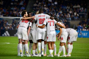 30 Ağustos 2025, New York, ABD: Gabriel Pirani (# 10), New York 'taki Yankee Stadyumu' nda oynanan futbol maçında takım arkadaşlarıyla ikinci golünü attı ve takım arkadaşlarıyla birlikte New York 'taki Mls United için geçerli sayıyı yaptı. (niyi fote / the new ws2)