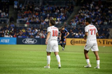 30 Ağustos 2025, New York, ABD: Gabriel Pirani (# 10), New York 'taki Yankee Stadyumu' nda oynanan futbol maçında takım arkadaşlarıyla ikinci golünü attı ve takım arkadaşlarıyla birlikte New York 'taki Mls United için geçerli sayıyı yaptı. (niyi fote / the new ws2)