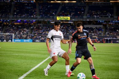 30 Ağustos 2025, New York, ABD: hosei kijima (# 77) futbol maçı sırasında New York 'taki Yankee Stadyumu' ndaki Mls United için geçerlidir..