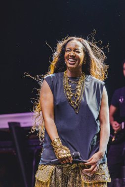 31 Ağustos 2025, New York, ABD: Brezilyalı şarkıcı İza, Central Park 'taki bir Citi parkının yaz sahnesinde canlı performans sergiliyor.)