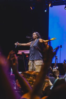 31 Ağustos 2025, New York, ABD: Brezilyalı şarkıcı İza, Central Park 'taki bir Citi parkının yaz sahnesinde canlı performans sergiliyor.)