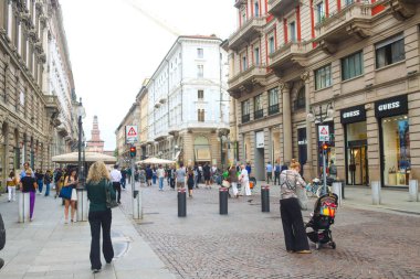 Milan (İtalya), 09 / 01 / 2025 - Milano şehir merkezinde bu Pazartesi öğleden sonra, 1 Eylül 2025 'te büyük bir insan, işçi ve turist hareketi vardı. (Edson De Souza / Yeniler 2) 