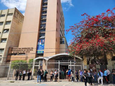 Sao Paulo (SP), Brezilya 09 / 01 / 2025: Sendika katkı belgesinin hazırlanması için Liberdade Mahallesi 'ndeki Tamandare ve Otavio Gomes sokakları arasında kuyruk oluştu (leco viana / theenews2)