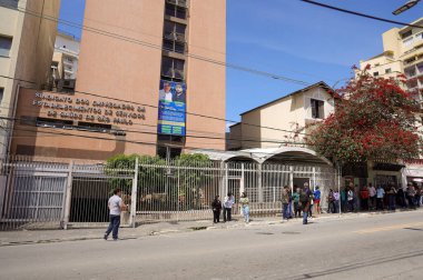Sao Paulo (SP), Brezilya 09 / 01 / 2025 - Liberdade Mahallesi 'ndeki Rua Tamandare' de bulunan Sao Paulo Sağlık Hizmetleri Personel Birliği 'nin genel merkezi önünde bir kilometre uzunluğunda sağlık çalışanları kuyruğu oluşturuldu (marcelo estevao / thenews2)