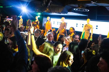 Milan (İtalya), 24 Eylül 2025 - Fashion Beat Milano Hareketi, Brezilya Konsolosluğu tarafından desteklenen bir etkinliktir. Bu vesileyle, Brezilyalı tasarımcı ve konukların bir sergisi vardı (Edson de souza / thews2)