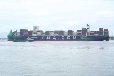 Rio de Janeiro (rj), 09 / 26 / 2025 - gemi / konteyner / inovasyon / çin / rio - bu sabah Guanabara Körfezi 'nde bir gemi görüldü, Çin' den bir yenilik konteynırını boşaltmak için Rio de Janeiro limanına geldi. (Jos Lucena / Newws2) 