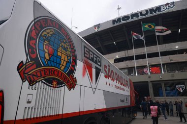 Sao Paulo (SP), Brazil 09 / 25 / 2025 Sao Paulo otobüsünün Sao Paulo (BRA) ile LDU (ECU) arasındaki karşılaşma için varışı, Copa Libertadores 'in çeyrek finalinin ikinci ayağı için geçerlidir (leco viana / thenews2)