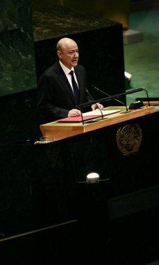 25 Eylül 2025, New York, ABD: Yemen Cumhuriyeti Başkanlık Liderlik Konseyi Başkanı Rashad Mohammed Al-Alimi, UNGA 80 Genel Kurul Toplantısına seslendi. (niyi fote\ theenews2)    