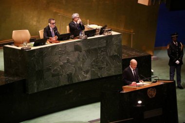 25 Eylül 2025, New York, ABD: Yemen Cumhuriyeti Başkanlık Liderlik Konseyi Başkanı Rashad Mohammed Al-Alimi, UNGA 80 Genel Kurul Toplantısına seslendi. (niyi fote\ theenews2)    