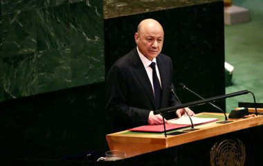 25 Eylül 2025, New York, ABD: Yemen Cumhuriyeti Başkanlık Liderlik Konseyi Başkanı Rashad Mohammed Al-Alimi, UNGA 80 Genel Kurul Toplantısına seslendi. (niyi fote\ theenews2)    