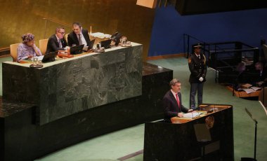 25 Eylül 2025, New York, ABD: Gürcistan Devlet Başkanı Ekselansları Mikheil Kavelashvili, New York 'taki BM karargahında gerçekleşen UNGA 80 Genel Kurul Toplantısına hitaben bir konuşma yaptı. (niyi fote\ theenews2)    