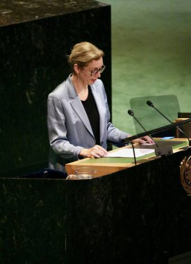 25 Eylül 2025, New York, ABD: Ekselansları Sabine Monauni, Dışişleri Bakan Yardımcısı, Liechtenstein Prensliği Çevre ve Kültür Bakanı UNGA 80 Genel Kurul Toplantısına seslendi