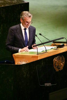 UNGA 80 Genel Kurul Müzakeresi. 25 Eylül 2025, New York, ABD: Hollanda Krallığı Başbakanı Ekselansları Hendrikus Wilhelmus Maria Schoof UNGA 80 Genel Kurul Toplantısı 'nda konuşma yaptı. (niyi fote\ theenews2)  