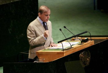 26 Eylül 2025, New York, ABD: Pakistan İslam Cumhuriyeti Başbakanı Ekselansları Muhammed Şehbaz Şerif BM genel merkezinde gerçekleşen UNGA 80 Genel Kurul Toplantısına (niyi fote / thenews2)