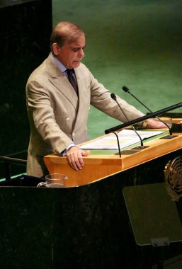 26 Eylül 2025, New York, ABD: Pakistan İslam Cumhuriyeti Başbakanı Ekselansları Muhammed Şehbaz Şerif BM genel merkezinde gerçekleşen UNGA 80 Genel Kurul Toplantısına (niyi fote / thenews2)