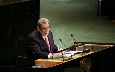 26 Eylül 2025, New York, ABD: Ekselansları Ralph Gonsalves, Başbakan ve Ulusal Güvenlik Bakanı, Saint Vincent ve Grenadines Hukuk İşleri ve Bilgileri Bakanı UNGA 80 Genel Kurul Toplantısına seslendi