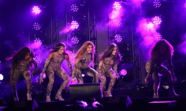 27 Eylül 2025, New York, ABD: Shakira Global Vatandaş Festivali 'nde canlı performans sergilemektedir.)