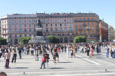 Milan (İtalya), 09 / 28 / 2025 - 28 Eylül 2025 Pazar günü öğleden sonra Milano şehir merkezinde büyük bir insan hareketi vardı. (Edson De Souza / Yeniler 2) 