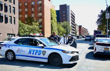NYCHA Binası Gaz Patlaması nedeniyle çöktü. 1 Ekim 2025, New York, ABD: Bir gaz patlaması Alexander Bulvarı 'ndaki NYCHA Mitchel Houses' ın sabah 8 civarında çökmesine neden oldu. (niyi fote\ theenews2)               