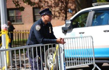 NYCHA Binası Gaz Patlaması nedeniyle çöktü. 1 Ekim 2025, New York, ABD: Bir gaz patlaması Alexander Bulvarı 'ndaki NYCHA Mitchel Houses' ın sabah 8 civarında çökmesine neden oldu. (niyi fote\ theenews2)               