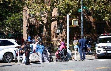 NYCHA Binası Gaz Patlaması nedeniyle çöktü. 1 Ekim 2025, New York, ABD: Bir gaz patlaması Alexander Bulvarı 'ndaki NYCHA Mitchel Houses' ın sabah 8 civarında çökmesine neden oldu. (niyi fote\ theenews2)               