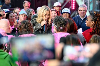 Sheryl Crow bugün NBC 'nin Göğüs Kanseri Ayı' ndaki şovunda sahne alacak. 1 Ekim 2025, New York City, ABD 'li şarkıcı, söz yazarı, müzisyen ve oyuncu. (Muzaffer m matos\ the new s2)   