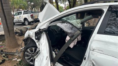 Sao Paulo (SP), 10 / 4 / 2025 - Avenida Inajar de Souza 'da meydana gelen bir trafik kazası iki arabayı tahrip etti ve iki kişi yaralandı. Polise göre biri sokak yarışçısıymış ve sarhoşmuş. (oslaim brito\ the new 2color)      
