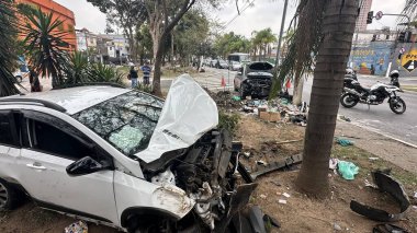 Sao Paulo (SP), 10 / 4 / 2025 - Avenida Inajar de Souza 'da meydana gelen bir trafik kazası iki arabayı tahrip etti ve iki kişi yaralandı. Polise göre biri sokak yarışçısıymış ve sarhoşmuş. (oslaim brito\ the new 2color)      
