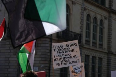 Barselona (ESP), 10 / 04 / 2025 - Protesto / Pro Filistin / Filo - Barselona, Filistin halkı ve Gazze Filosu 'nu desteklemek amacıyla bu Cumartesi günü yaklaşık 70 bin kişiyi bir araya getirdi. (Vanessa yeni 2 'yi yapabilir.))          