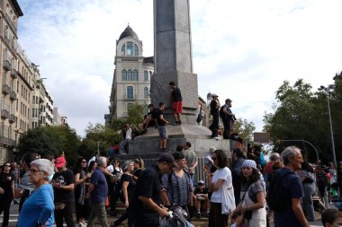 Barselona (ESP), 10 / 04 / 2025 - Protesto / Pro Filistin / Filo - Barselona, Filistin halkı ve Gazze Filosu 'nu desteklemek amacıyla bu Cumartesi günü yaklaşık 70 bin kişiyi bir araya getirdi. (Vanessa yeni 2 'yi yapabilir.))          
