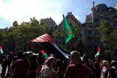 Barselona (ESP), 10 / 04 / 2025 - Protesto / Pro Filistin / Filo - Barselona, Filistin halkı ve Gazze Filosu 'nu desteklemek amacıyla bu Cumartesi günü yaklaşık 70 bin kişiyi bir araya getirdi. (Vanessa yeni 2 'yi yapabilir.))          