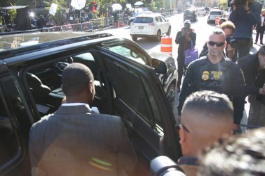 Sean Diddy Combs haraç kesme komplosundan suçlu bulundu. 3 Ekim 2025, New York, ABD: (beyaz kıyafetli) Janice Combs (kızlık soyadı Smalls) Sean Diddy Combs 'un annesi mahkemeye geldi. (niyi fote\ theenews2)