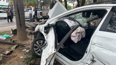 Sao Paulo (SP), 10 / 4 / 2025 - Avenida Inajar de Souza 'da meydana gelen bir trafik kazası iki arabayı tahrip etti ve iki kişi yaralandı. Polise göre biri sokak yarışçısıymış ve sarhoşmuş. (oslaim brito\ the new 2color)      