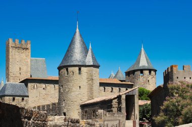 Carcassonne Kalesi, eşsiz güzellikte bir ortaçağ mimari kompleksidir. Kale, Dünya Mirası Alanıdır ve Fransa 'nın en çok ziyaret edilen yerlerinden biridir..