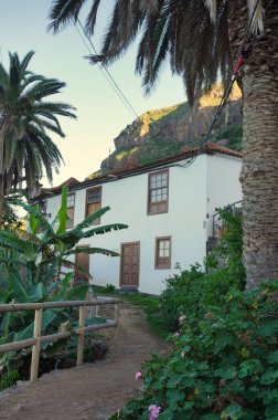 Geleneksel mimari. Las Aguas 'taki eski bir Kanarya evi. San Juan de La Rambla 'da. Tenerife