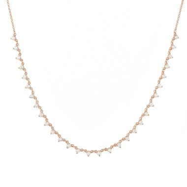 Beyaz arka planda orijinal altın kolye..