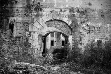 Güney Tirol 'deki Dolomite Alplerindeki ikonik kale Landro, Avusturya ile İtalya arasındaki sınır anlaşmazlıklarının mimari bir kalıntısı.
