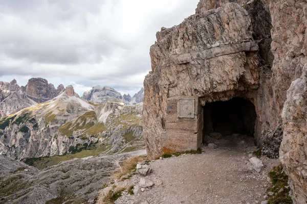 Zinnen Dağları Yakınlarındaki Dolomitler Eski Bir Kale Girişi Dünya Savaşı — Stok fotoğraf