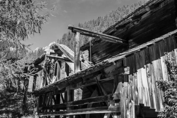 Egy Régi Fából Készült Vízimalom Val Morinsban Dél Tirol Dolomita — Stock Fotó
