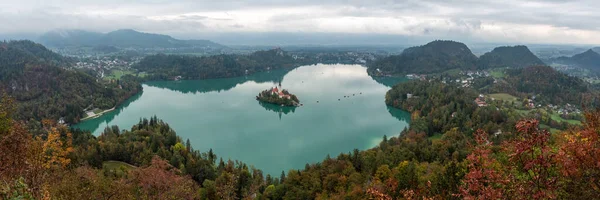 Vista Pacífica Sobre Lago Bled Ilha Com Sua Igreja Peregrinação — Fotografia de Stock